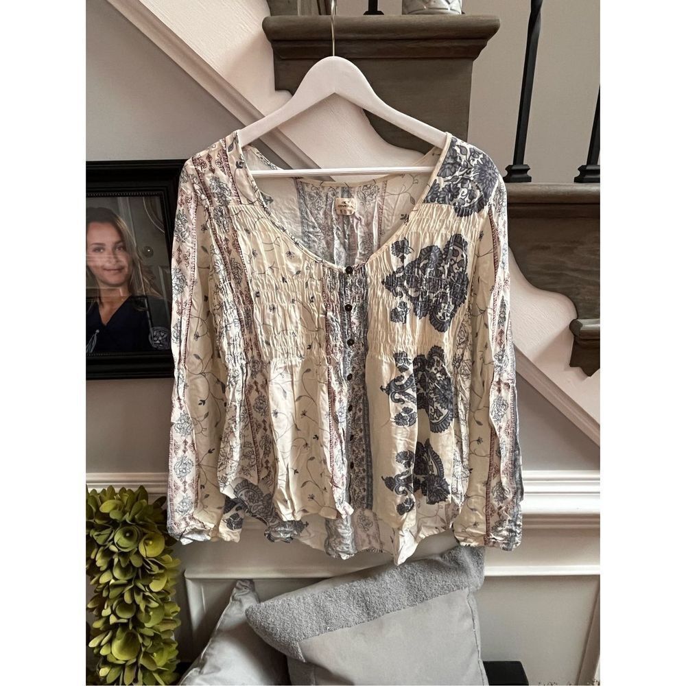 O’Neill Long Sleeve Print Smocked Blouse sz S EUC